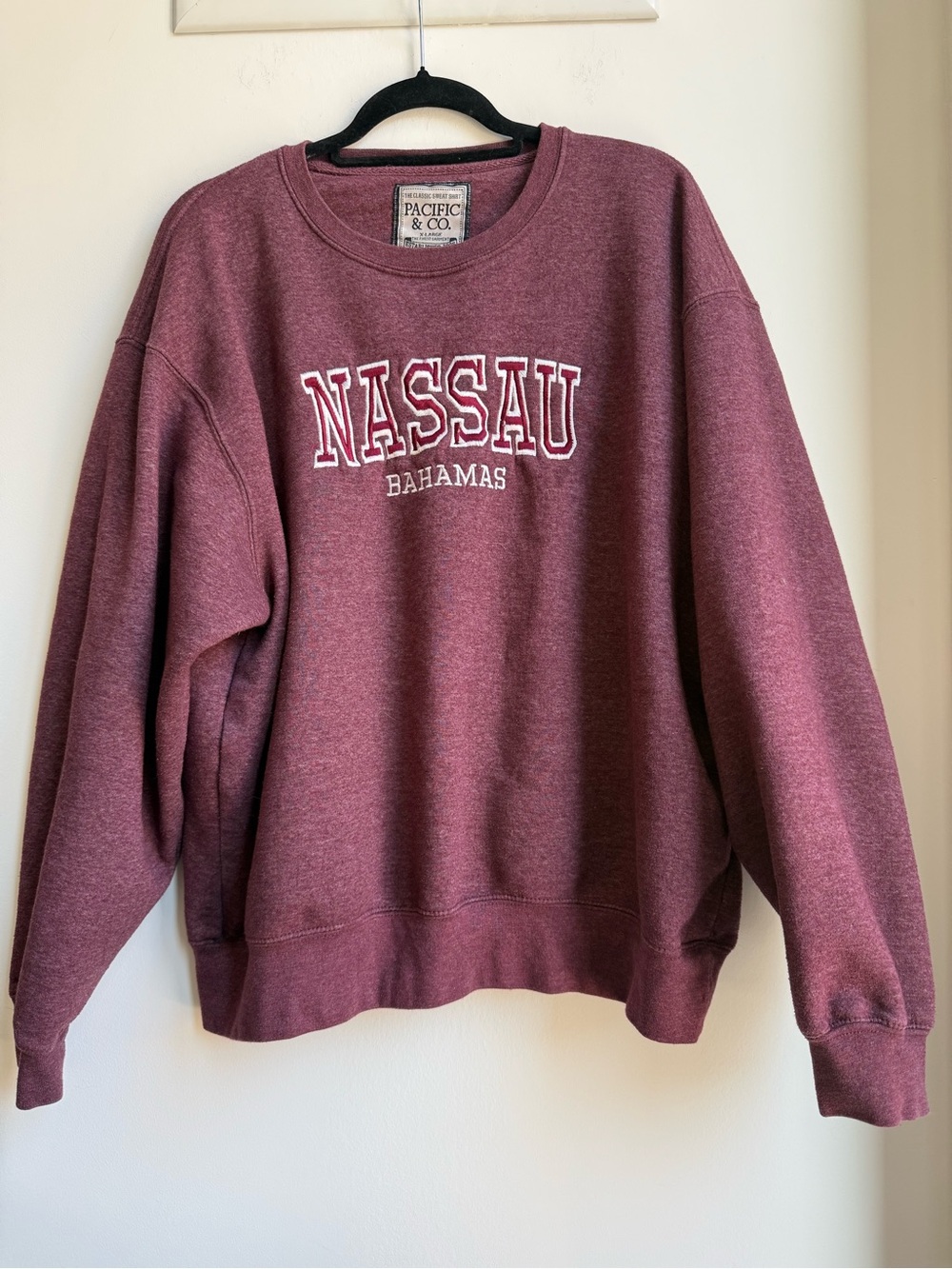 Nassau Bahamas Sweatshirt XL Maroon Embroidered Crewneck